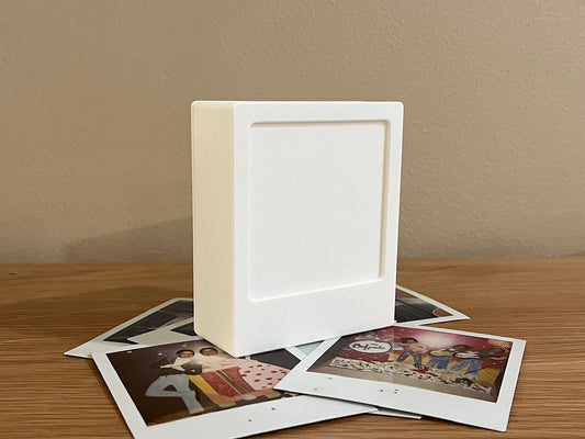 Polaroid 600 & iType display and storage frame - magnetic back